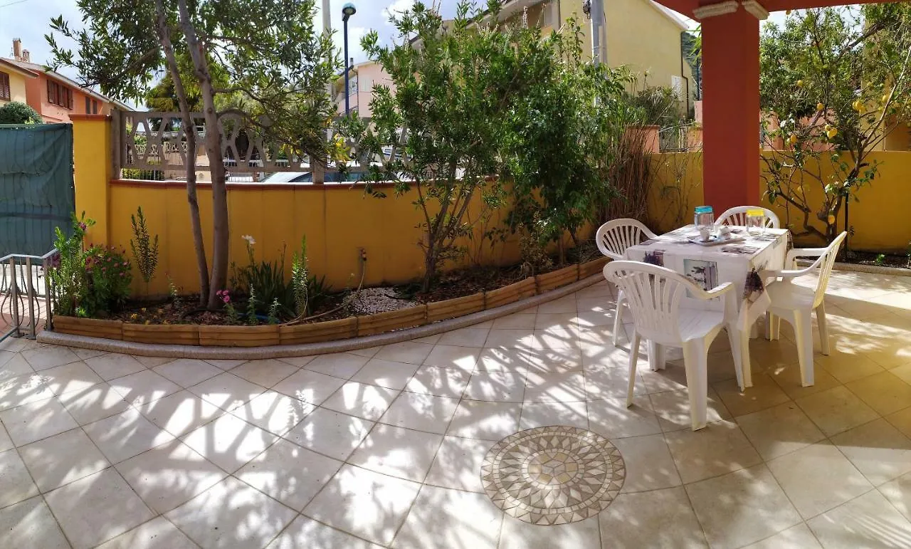 Apartment Appartamento La Caletta 500M Dal Mare